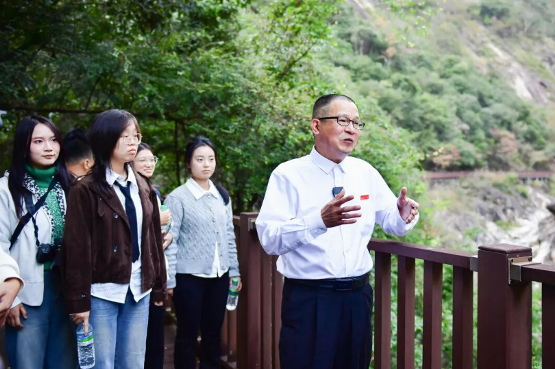 江西理工大学赴上犹县平富乡开展多元文化探寻活动